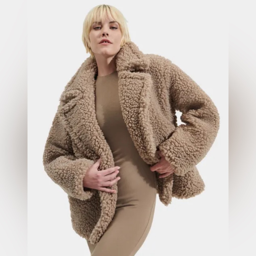 UGG GERTRUDE SHORT TEDDY COAT